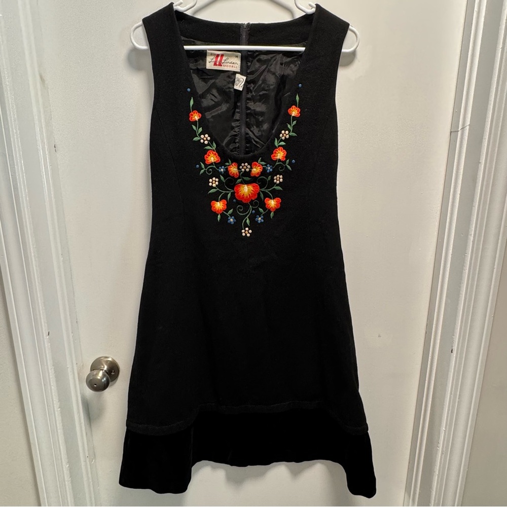 Vintage Lucie Linden Wool Floral Dress EU size 36/ Size 4 Black Scoop Neck *READ